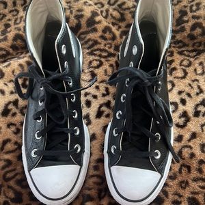 Converse high top.
